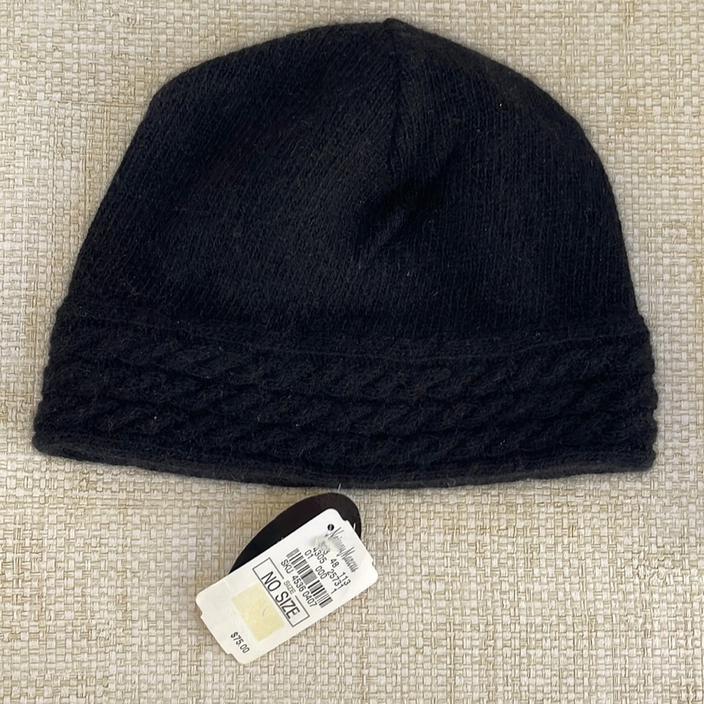 Neiman Marcus Collection 100% cashmere black beanie